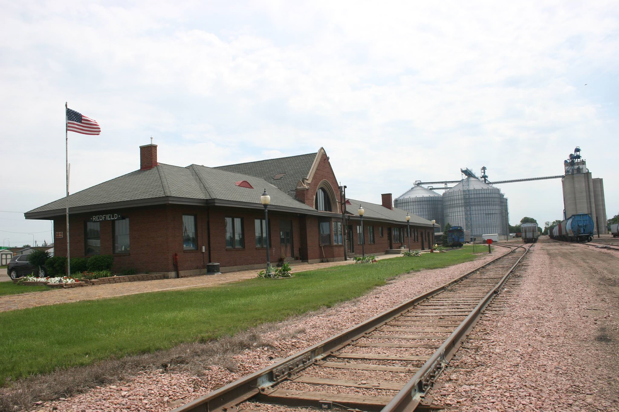 Click here to open Historic 1914 Chicago North Western Depot